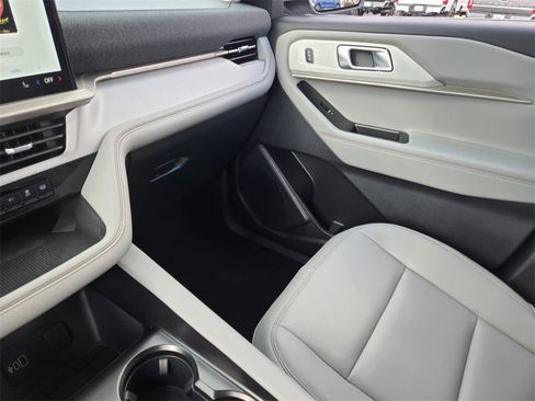 New 2026 Ford Explorer Active w/ Active Comfort Package image 23