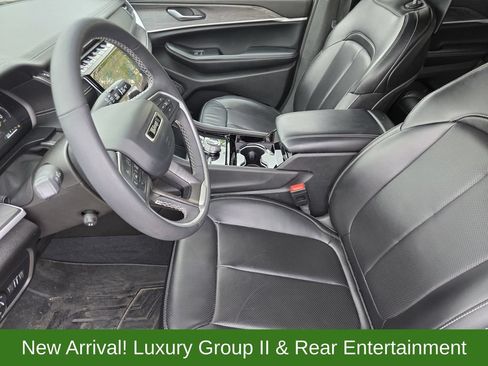 Used 2023 Jeep Grand Cherokee Limited w/ Luxury Tech Group II AWD/4WD image 13