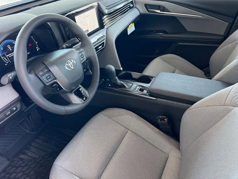 Used 2025 Toyota Camry LE w/ Convenience Package AWD/4WD image 7