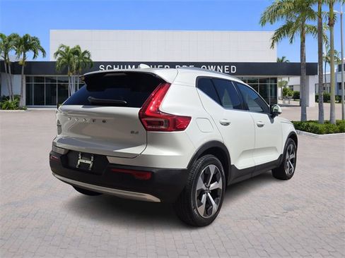 Certified 2023 Volvo XC40 B4 Plus w/ Protection Package Premier image 7