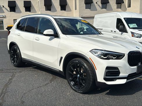Used 2023 BMW X5 xDrive40i w/ Premium Package AWD/4WD image 3