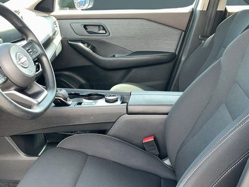 Used 2023 Nissan Rogue S image 11