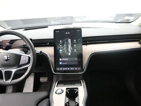 New 2025 Volvo EX90 Plus image 23