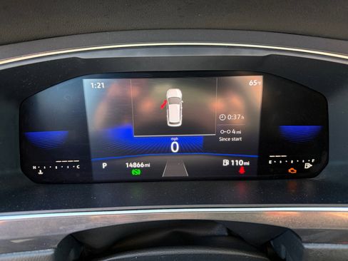 Used 2022 Volkswagen Tiguan SE image 11