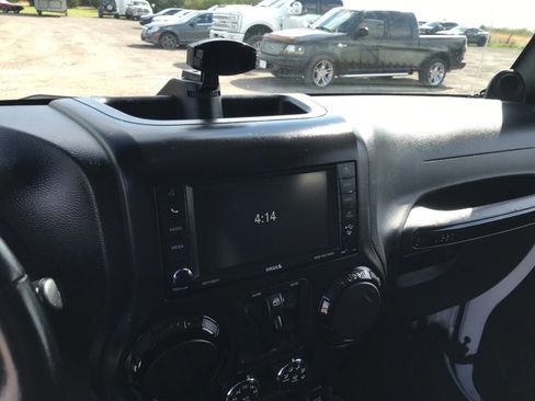 Used 2014 Jeep Wrangler Altitude AWD/4WD image 34