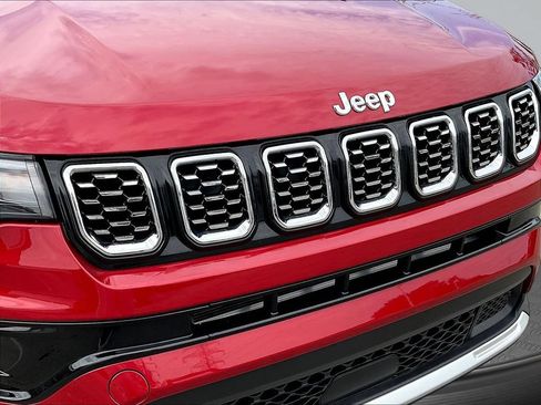 Used 2025 Jeep Compass Limited AWD/4WD image 33
