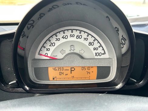 Used 2015 smart fortwo pure image 17