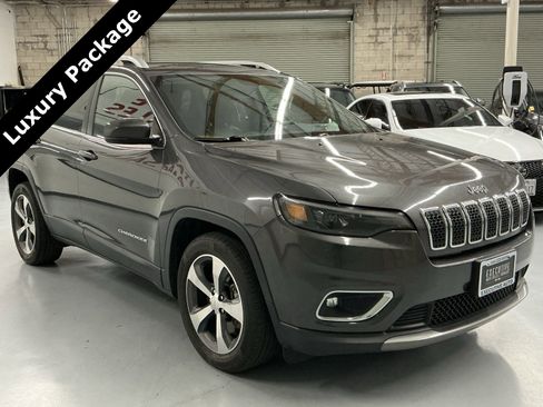 Used 2019 Jeep Cherokee Limited w/ Luxury Group image 5