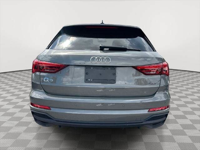 Used 2024 Audi Q3 2.0T Premium w/ Convenience Package AWD/4WD image 4