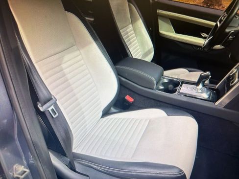 Used 2022 Land Rover Discovery Sport S R-Dynamic image 11
