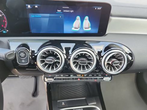 Used 2025 Mercedes-Benz CLA 250 image 22