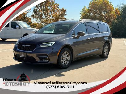 Used 2022 Chrysler Pacifica Touring-L