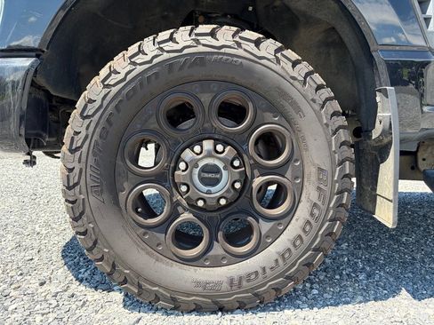 Used 2024 Ford F250 Lariat w/ Black Appearance Package AWD/4WD image 6