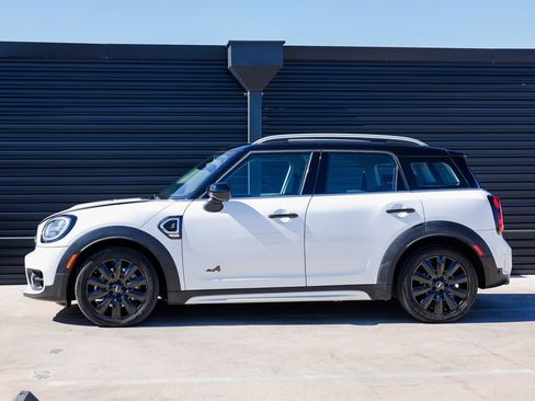 Used 2020 MINI Cooper Countryman S w/ Premium Package image 2