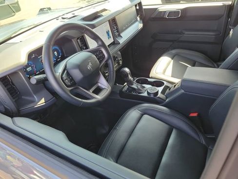 Used 2025 Ford Bronco Big Bend image 3
