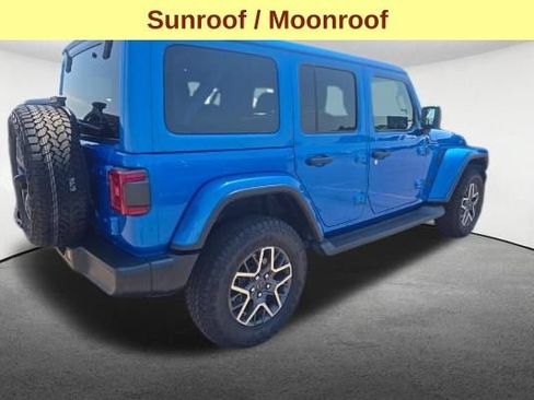 Used 2025 Jeep Wrangler Unlimited Sahara AWD/4WD image 5