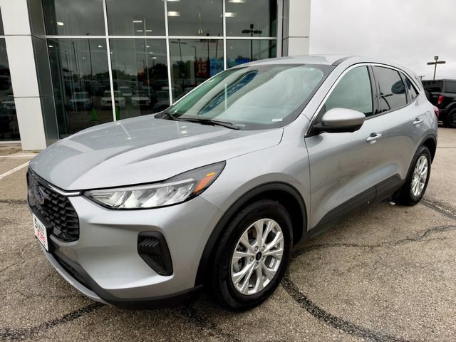 Used 2023 Ford Escape Active w/ Tech Pack #2 FWD image 3