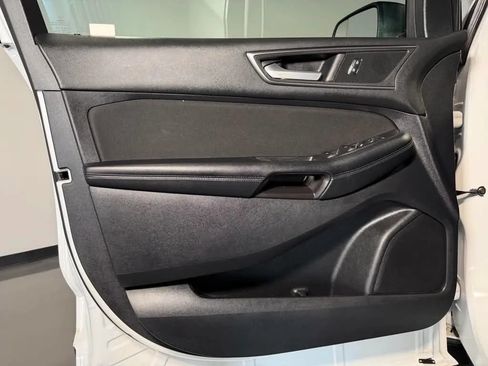 Used 2018 Ford Edge SE FWD image 23