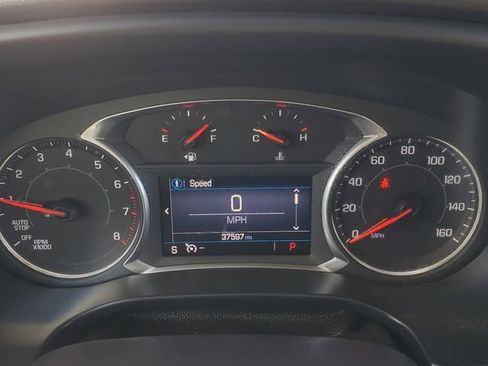 Certified 2022 GMC Acadia SLE w/ Driver Convenience Package FWD image 16