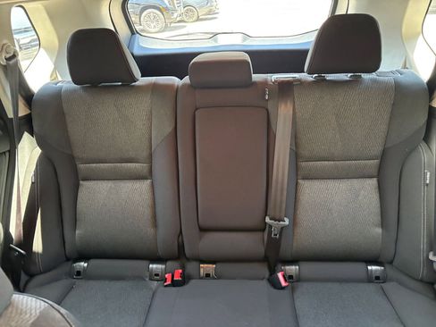 Used 2025 Nissan Rogue SV FWD image 40