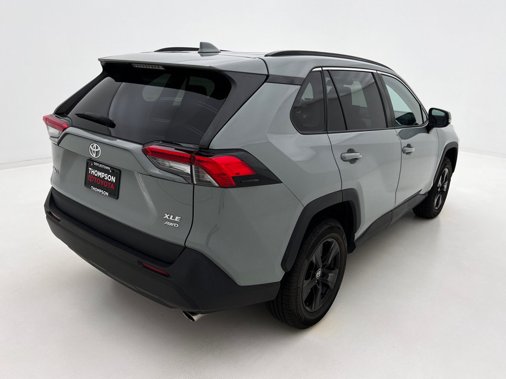 Used 2022 Toyota RAV4 XLE w/ Convenience Package AWD/4WD image 7