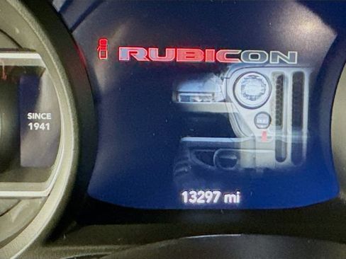 Used 2024 Jeep Gladiator Rubicon AWD/4WD image 16