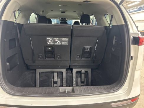 Certified 2023 Kia Carnival EX FWD image 22