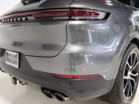 Used 2024 Porsche Cayenne image 11