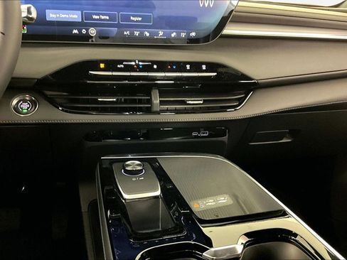 New 2026 Buick Enclave Sport Touring w/ Power Package FWD image 7