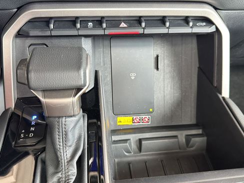 Used 2025 Toyota Tundra Limited w/ Power Package AWD/4WD image 27