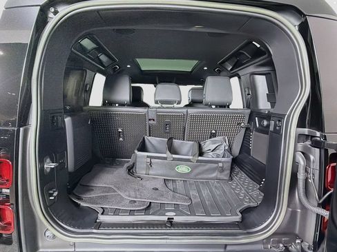 Certified 2023 Land Rover Defender 110 SE AWD/4WD image 28
