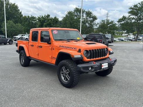 Used 2025 Jeep Gladiator Mojave w/ Safety Group AWD/4WD image 1