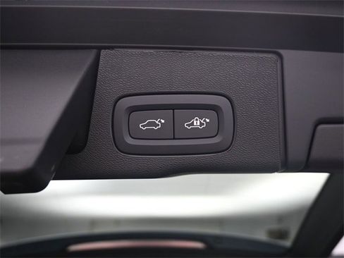 New 2025 Volvo XC60 B5 Core image 30