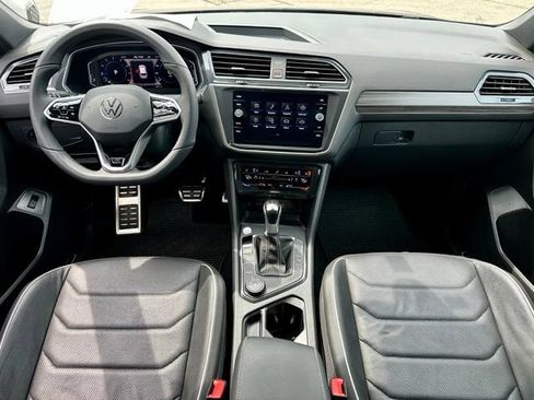 Certified 2024 Volkswagen Tiguan SEL R-Line AWD/4WD image 17