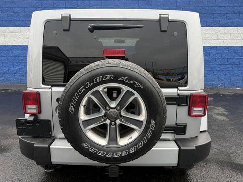 Used 2015 Jeep Wrangler Unlimited Sahara w/ Connectivity Group image 14