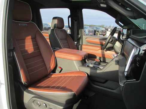 Certified 2025 GMC Sierra 2500 Denali Ultimate image 26