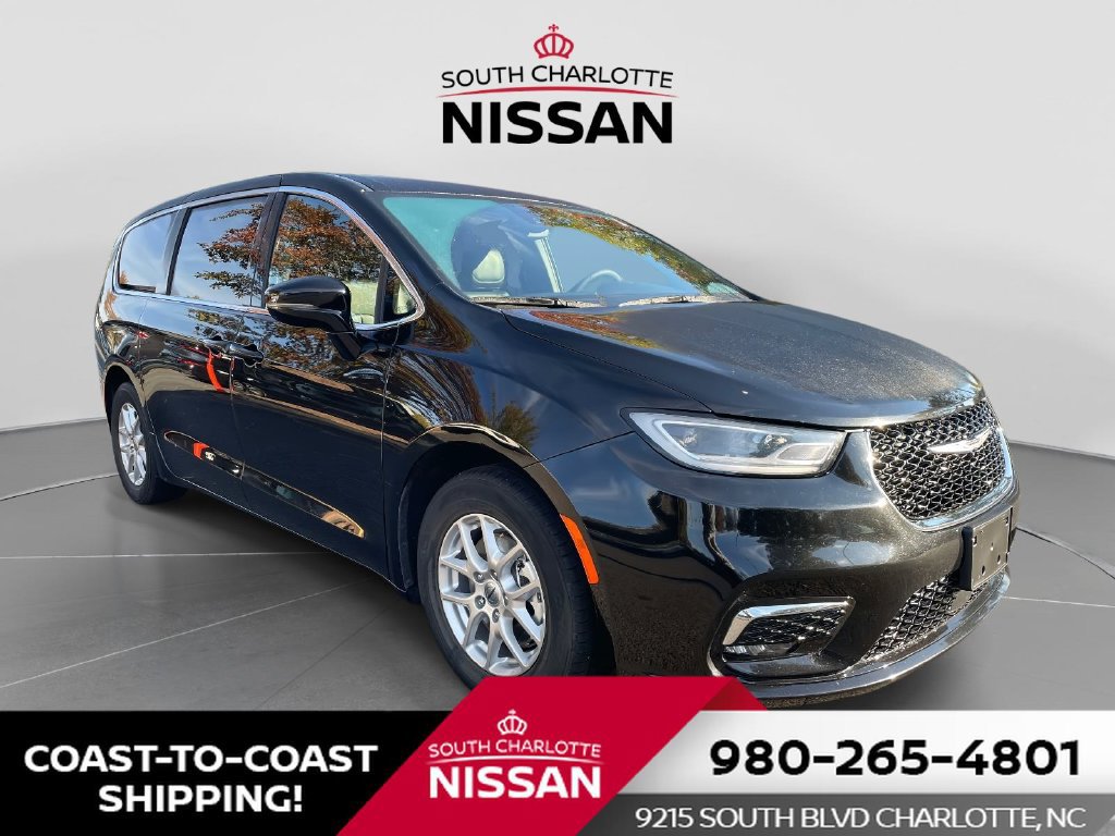 Used 2025 Chrysler Pacifica Select FWD 360° Tour