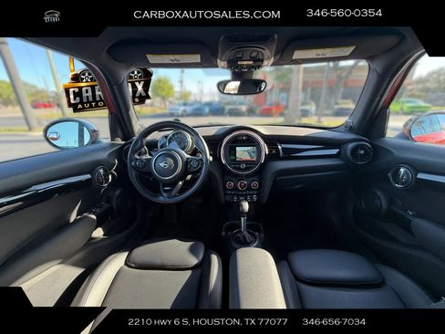 Used 2019 MINI Cooper S w/ Premium Package image 9