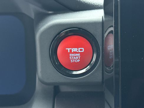 Used 2024 Toyota Tacoma TRD Sport AWD/4WD image 20