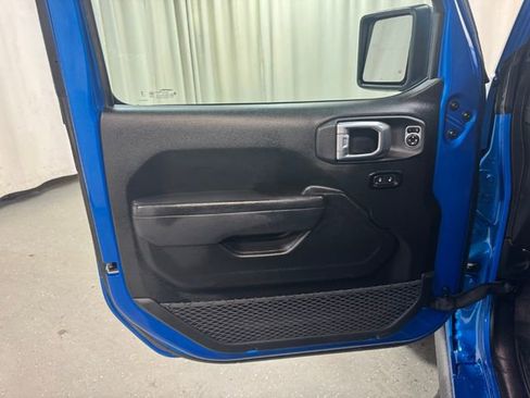 Used 2024 Jeep Wrangler Willys image 12