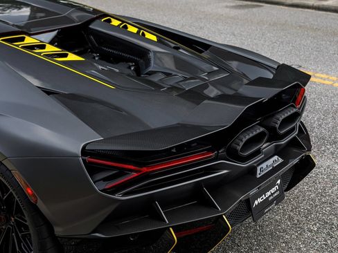 Used 2025 Lamborghini Revuelto AWD/4WD image 23