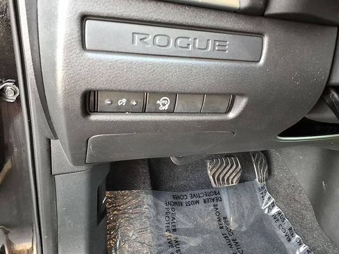 Used 2023 Nissan Rogue S AWD/4WD image 12