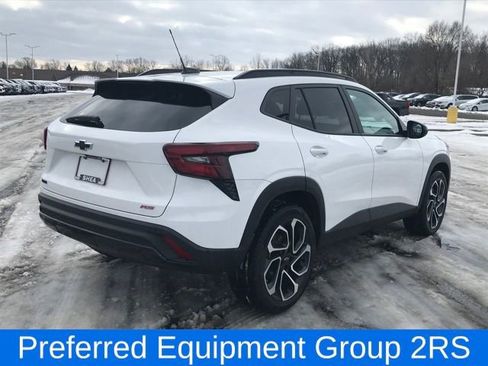 Certified 2025 Chevrolet Trax RS w/ Sunroof Package image 3