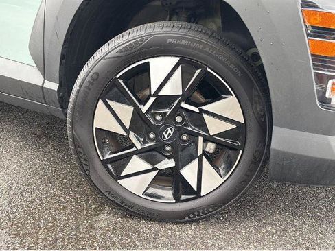 Used 2024 Hyundai Kona SEL AWD/4WD image 4