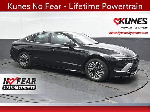 Used 2025 Hyundai Sonata Limited FWD image 1