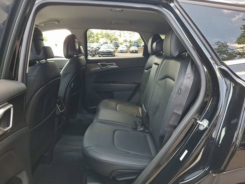 Used 2024 Kia Sportage EX AWD/4WD image 11