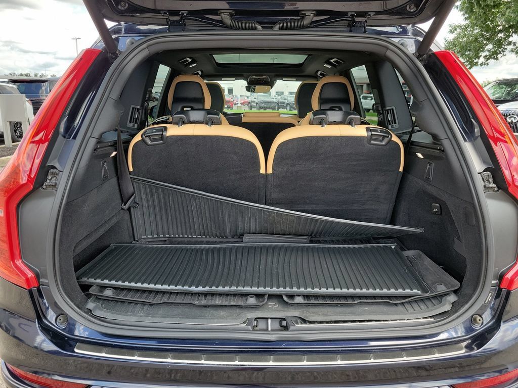 Used 2019 Volvo XC90 T6 Momentum w/ Protection Package Premier AWD/4WD image 29