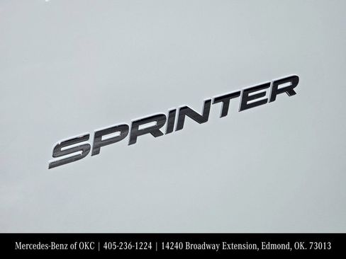 Used 2025 Mercedes-Benz Sprinter 2500 image 9