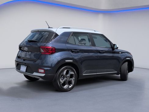 New 2026 Hyundai Venue SEL FWD image 4