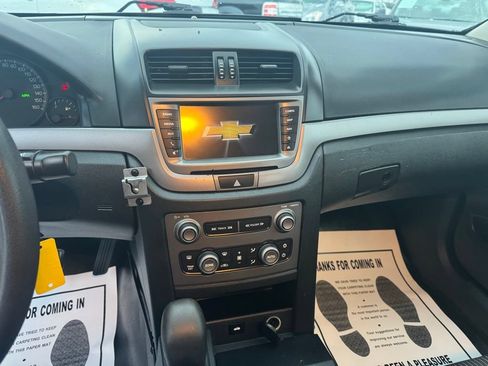 Used 2011 Chevrolet Caprice RWD image 31